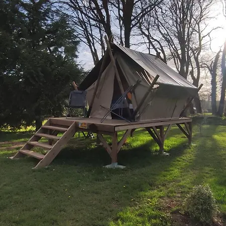 Camping Le Val Aux Fees - Broceliande Concoret Extérieur photo