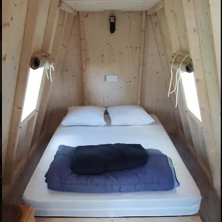 Camping Le Val Aux Fees - Broceliande Concoret Extérieur photo