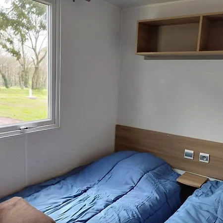 Camping Le Val Aux Fees - Broceliande Concoret Extérieur photo