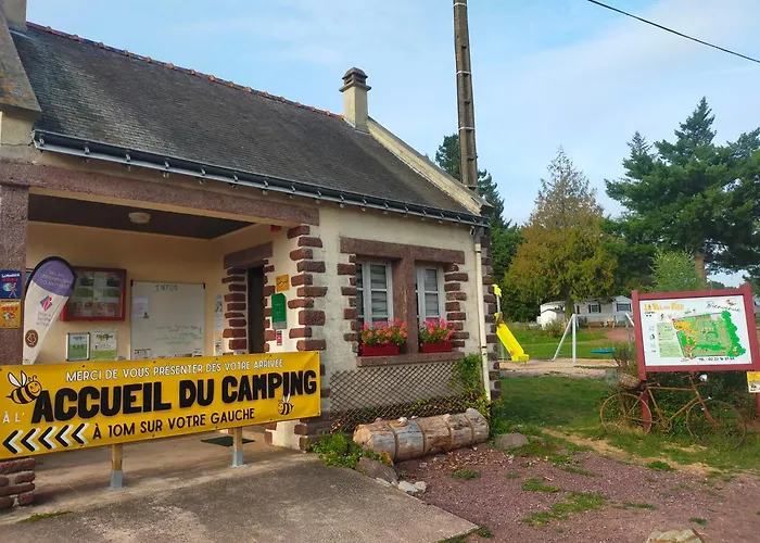 Camping Le Val Aux Fees - Broceliande